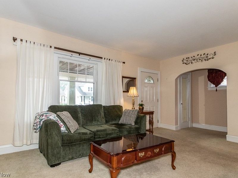 9815 Parkview Avenue, Garfield Heights, OH 44125 Photo 4