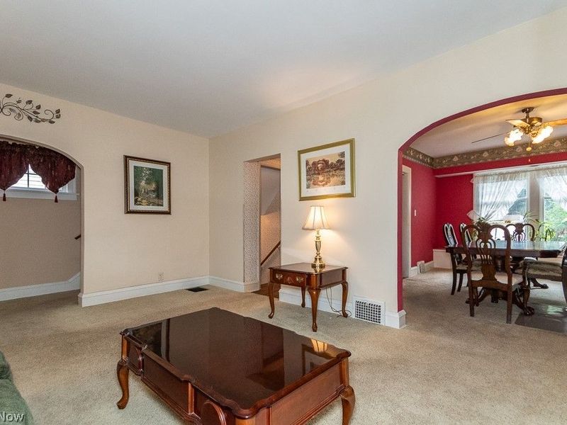9815 Parkview Avenue, Garfield Heights, OH 44125 Photo 5
