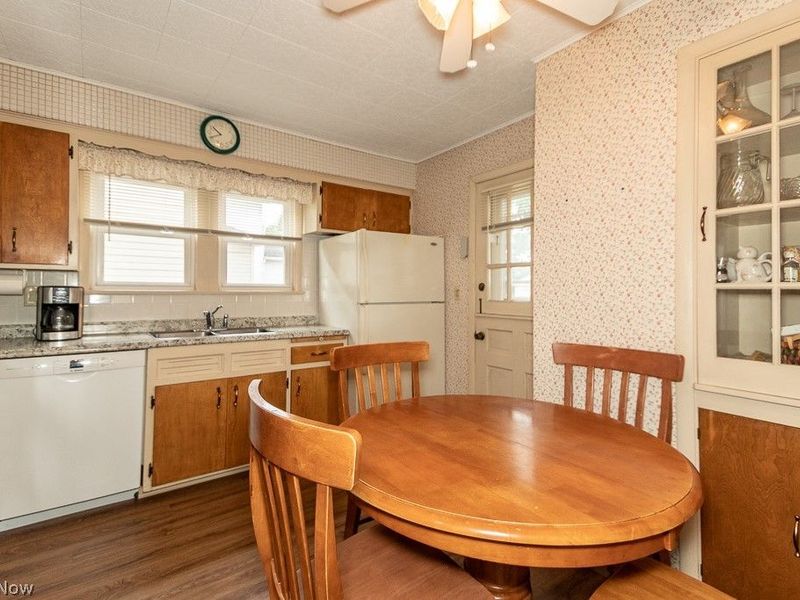9815 Parkview Avenue, Garfield Heights, OH 44125 Photo 8