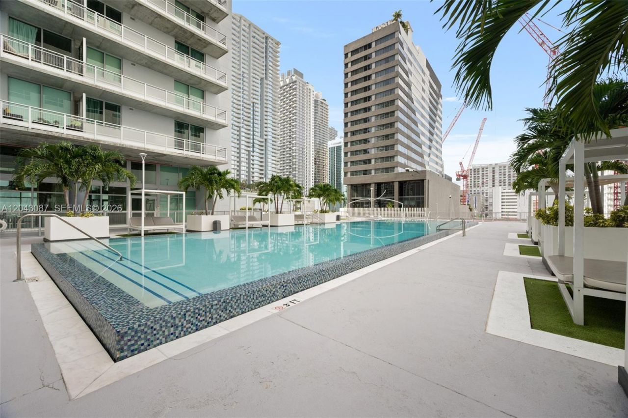 690 SW 1 Ct , Unit 2703, Miami, FL 33130 Photo