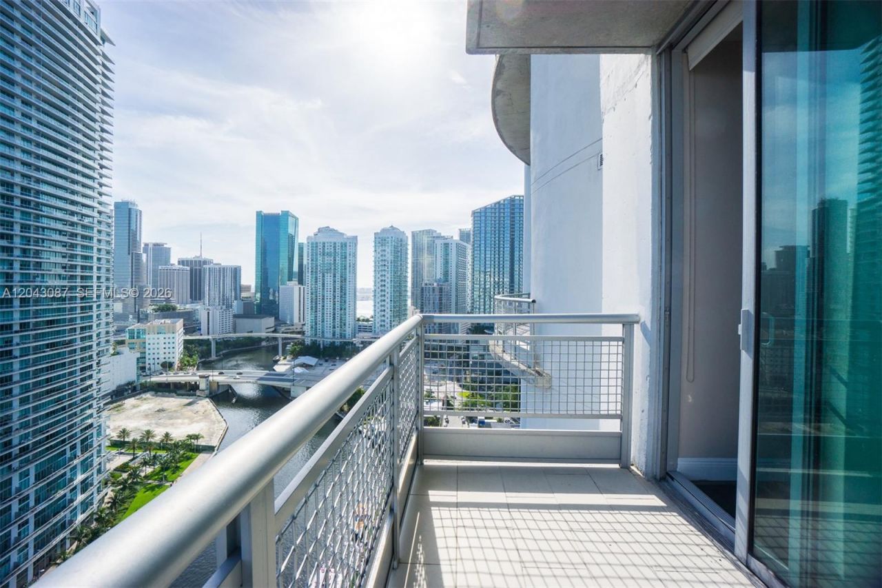 690 SW 1 Ct , Unit 2703, Miami, FL 33130 Photo
