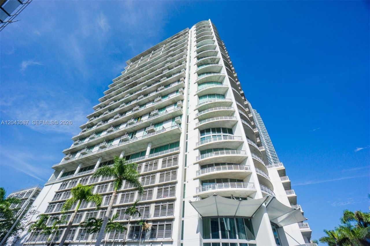 690 SW 1 Ct , Unit 2703, Miami, FL 33130 Photo