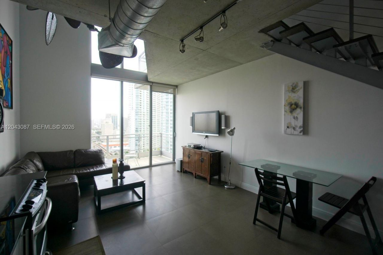 690 SW 1 Ct , Unit 2703, Miami, FL 33130 Photo