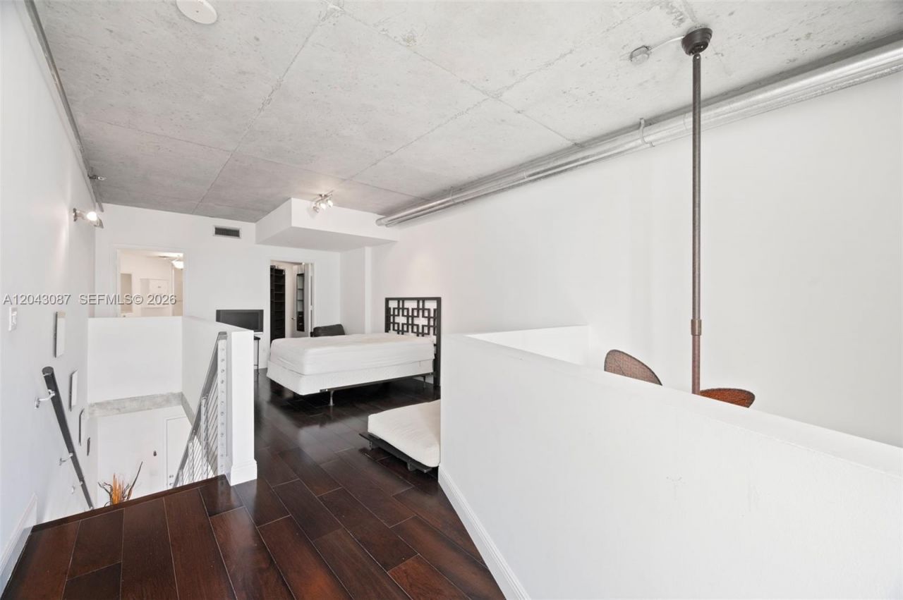 690 SW 1 Ct , Unit 2703, Miami, FL 33130 Photo