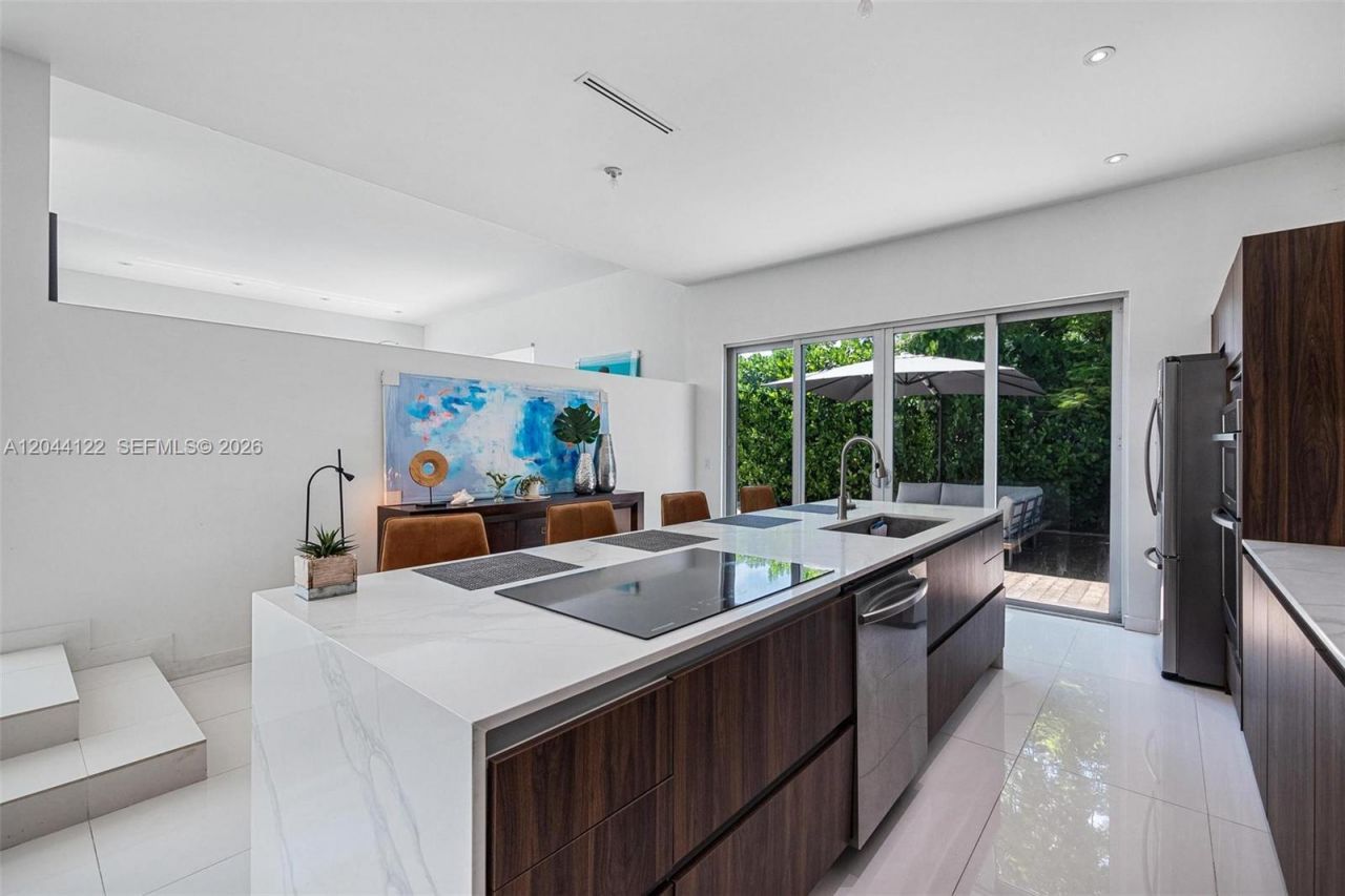 200 SW 32nd Rd , Miami, FL 33129 Photo
