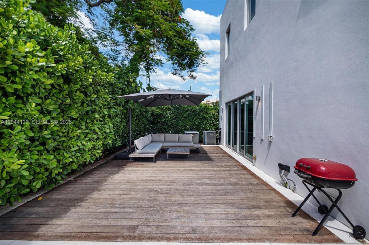 200 SW 32nd Rd , Miami, FL 33129 Photo