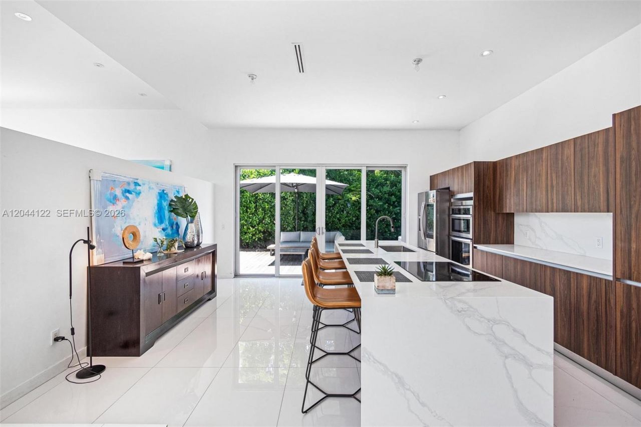 200 SW 32nd Rd , Miami, FL 33129 Photo