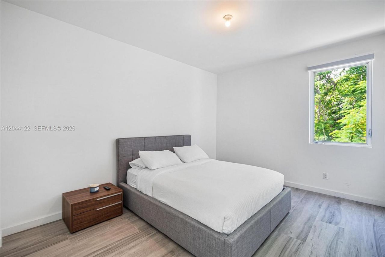 200 SW 32nd Rd , Miami, FL 33129 Photo