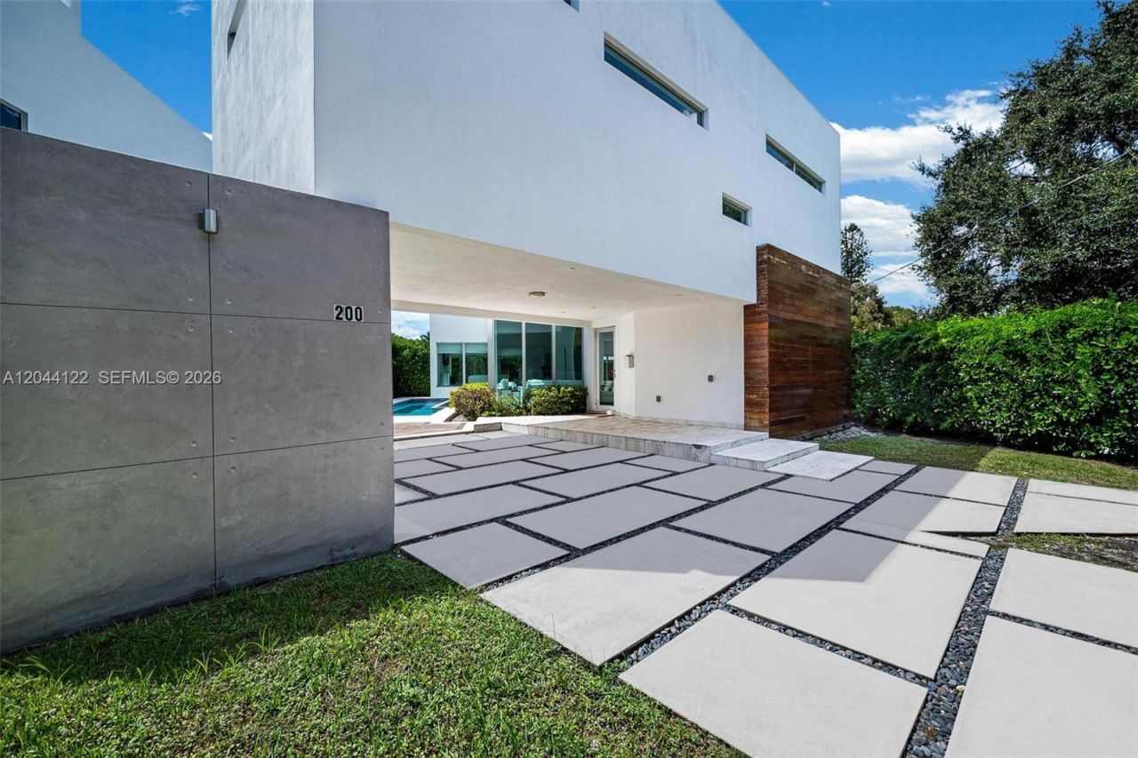200 SW 32nd Rd , Miami, FL 33129 Photo