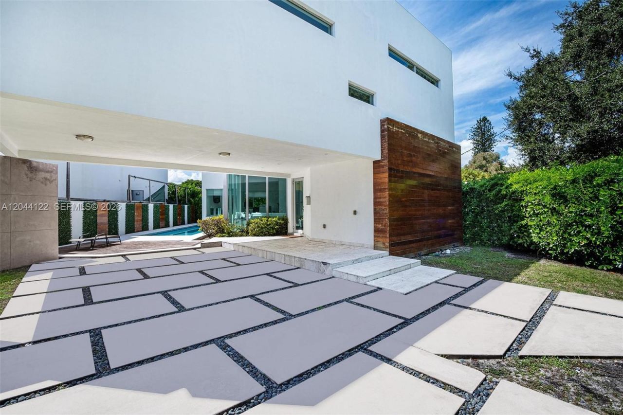 200 SW 32nd Rd , Miami, FL 33129 Photo