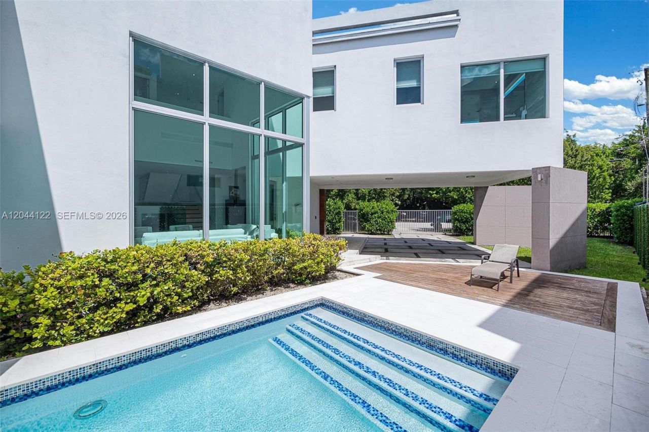 200 SW 32nd Rd , Miami, FL 33129 Photo