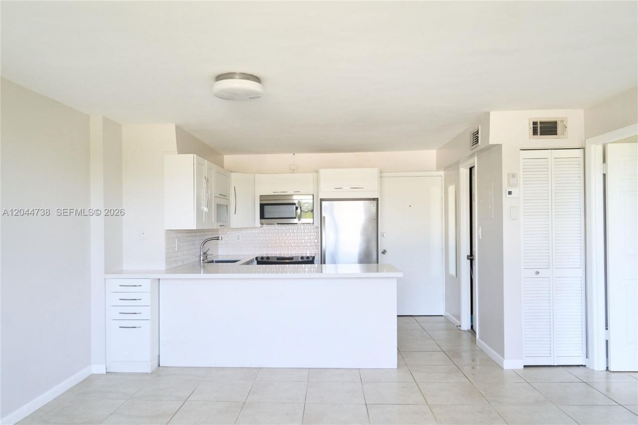 3000 N Ocean Blvd , Unit 407, Fort Lauderdale, FL 33308 Photo