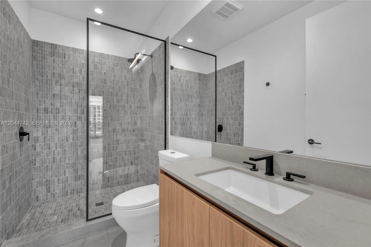 91 NW 27th St, Unit 201, Miami, FL 33127 Photo