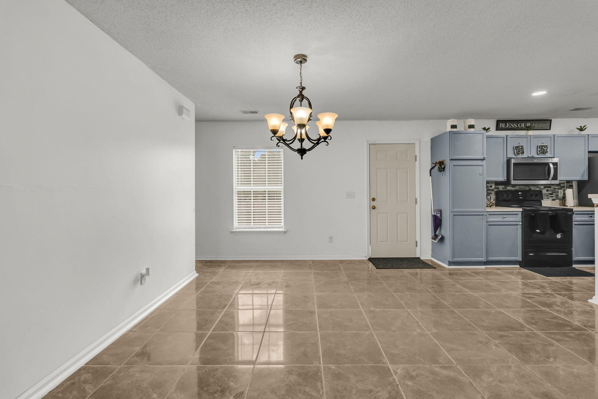 100 Dellwood Street Photo 10