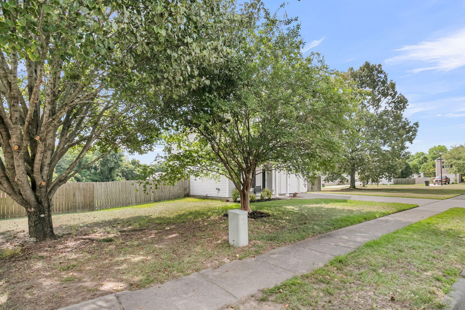 100 Dellwood Street Photo 28