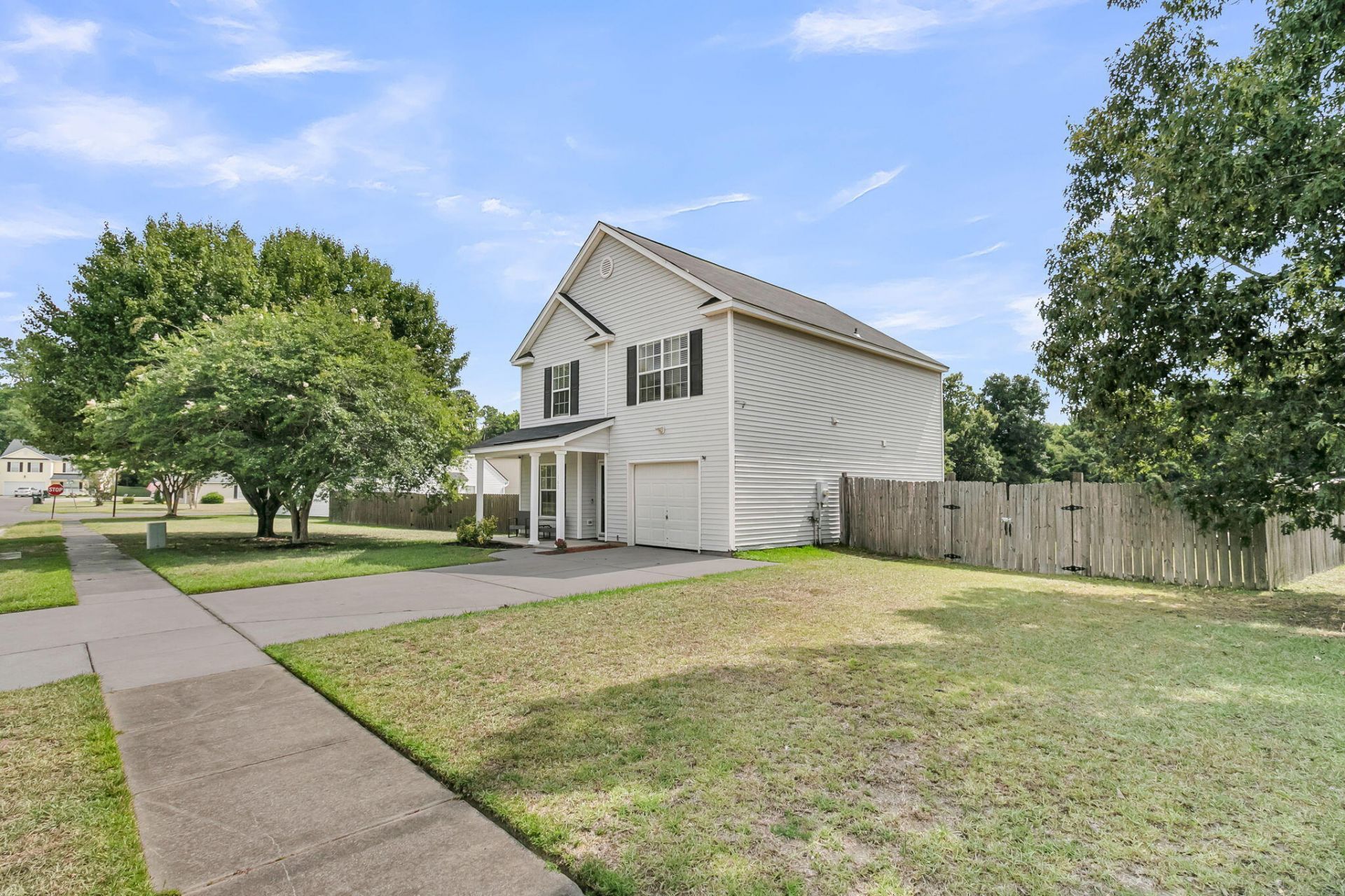 100 Dellwood Street Photo 33