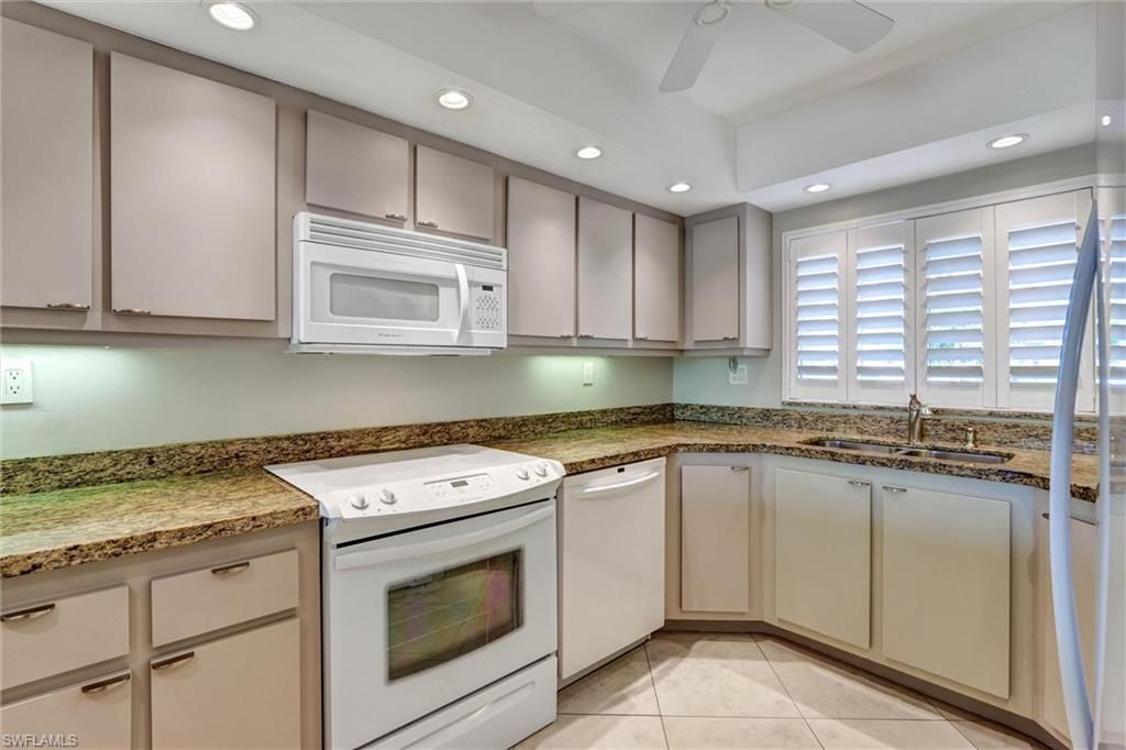 4574 Trawler Ct, Unit 202, Fort Myers, FL 33919 Photo