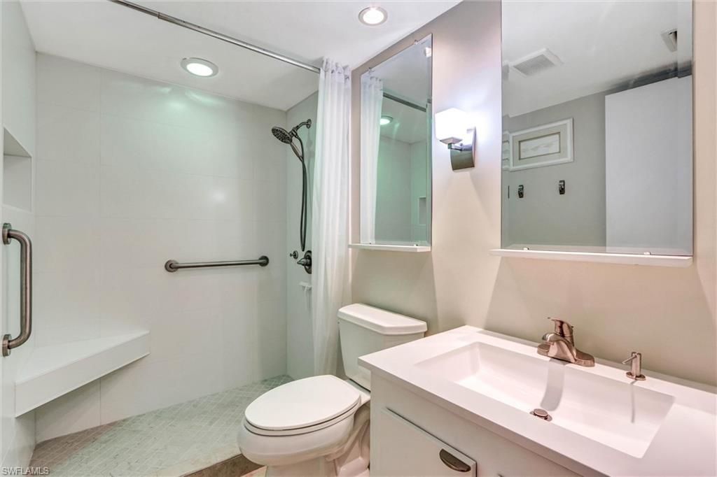 4574 Trawler Ct, Unit 202, Fort Myers, FL 33919 Photo