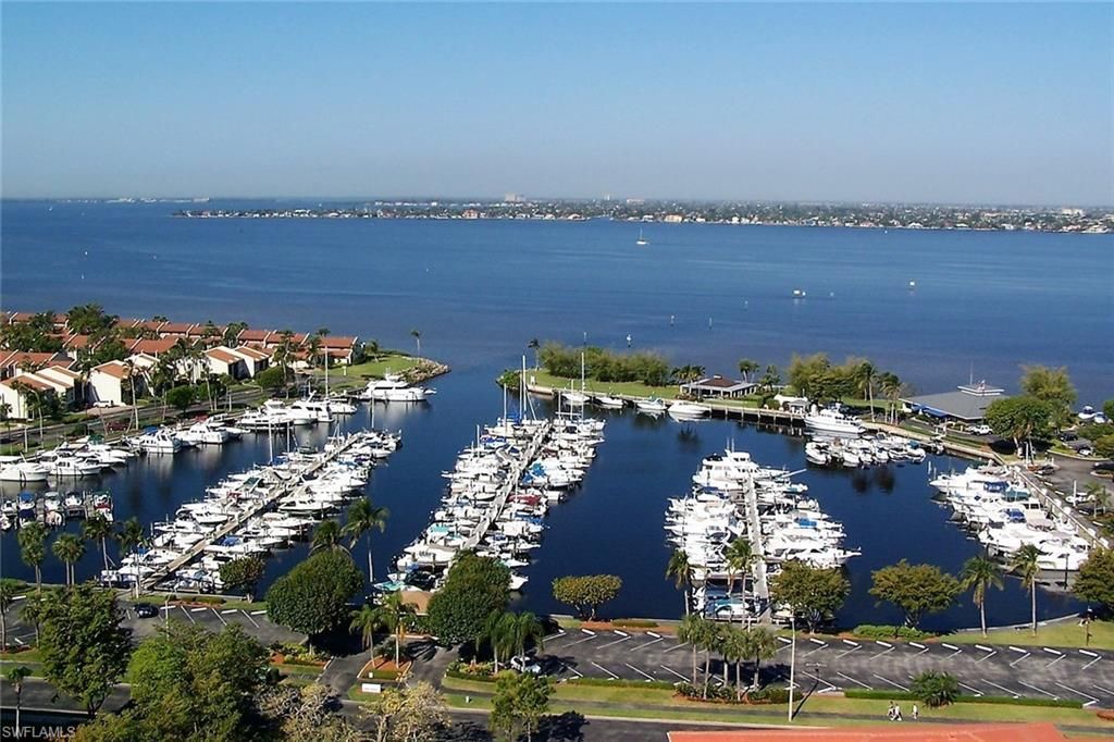 4574 Trawler Ct, Unit 202, Fort Myers, FL 33919 Photo