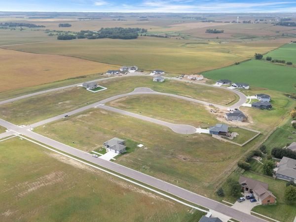 605 Hanna Trl, Crooks, SD 57020