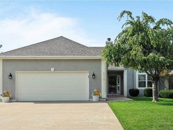 3912 SW Chatham Drive, Lee's Summit, MO 64082