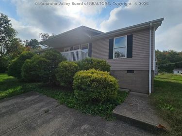 5587 Kanawha Turnpike, St Albans, WV 25177
