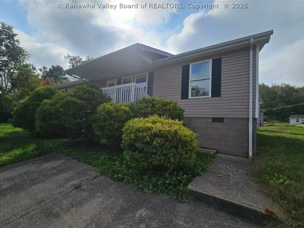 5587 Kanawha Turnpike, St Albans, WV 25177