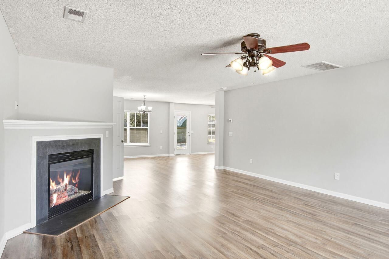1009 Golden Aspen Drive Photo 7