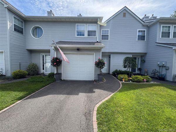 1307 Sara Circle , Port Jefferson Station, NY 11776