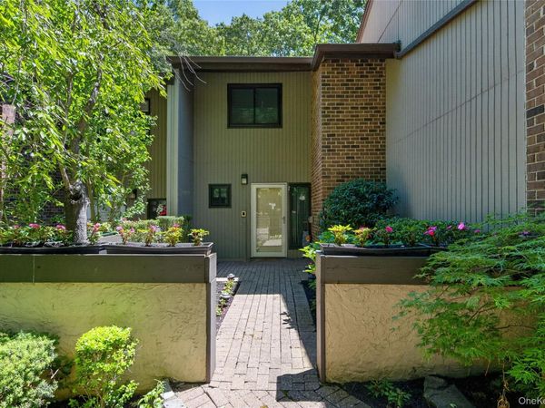 125 Country Club Drive , Jericho, NY 11753