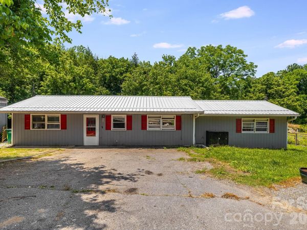 67 Banks Town Road , Weaverville, NC 28787