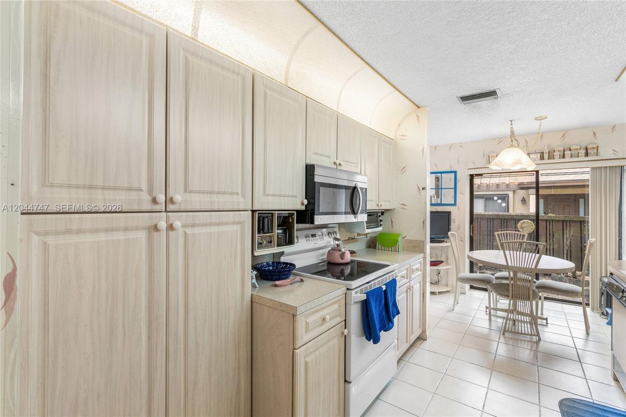3953 Cocoplum Cir , Unit 3609, Coconut Creek, FL 33063 Photo