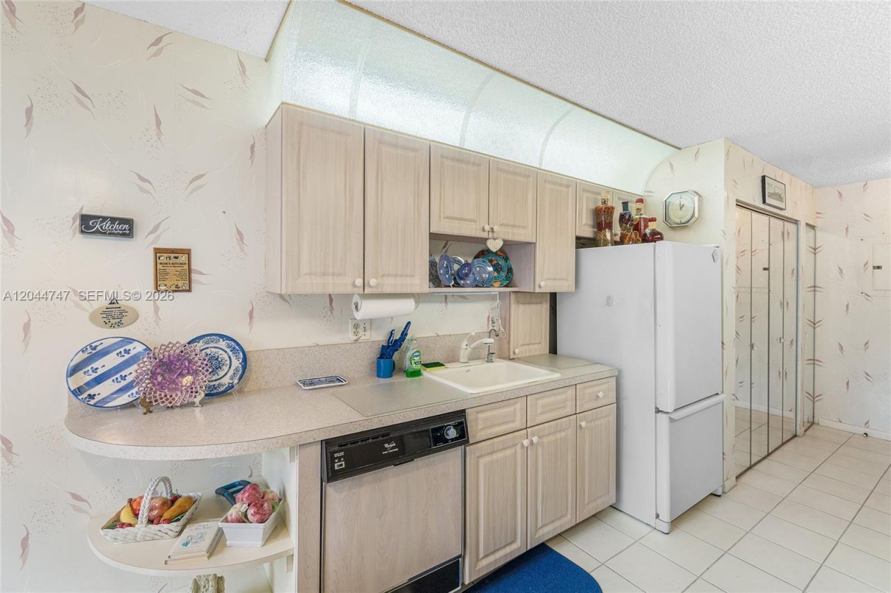 3953 Cocoplum Cir , Unit 3609, Coconut Creek, FL 33063 Photo
