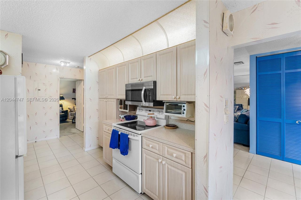 3953 Cocoplum Cir , Unit 3609, Coconut Creek, FL 33063 Photo