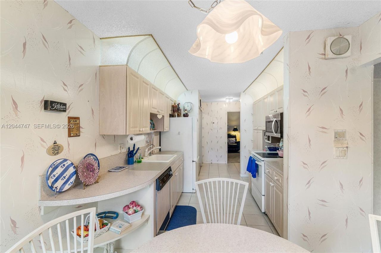 3953 Cocoplum Cir , Unit 3609, Coconut Creek, FL 33063 Photo