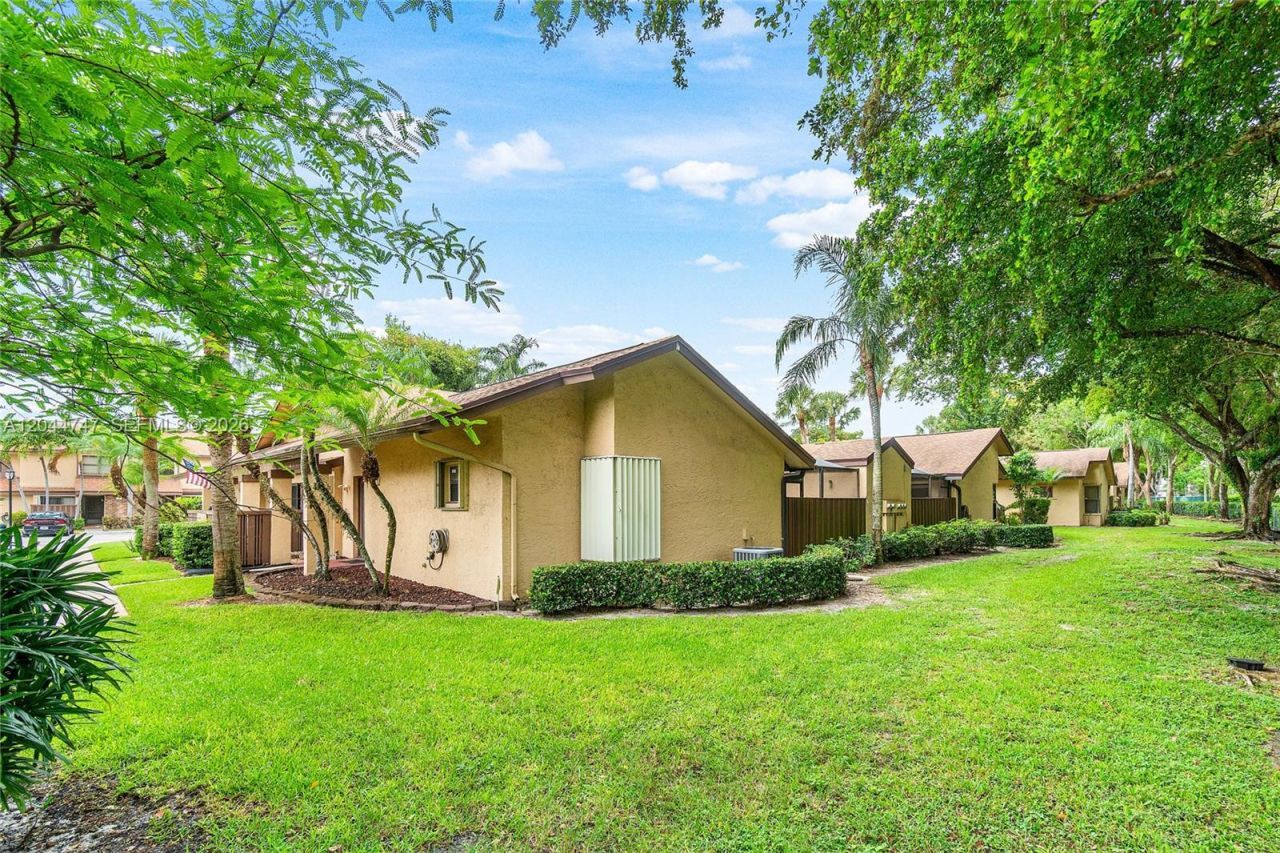 3953 Cocoplum Cir , Unit 3609, Coconut Creek, FL 33063 Photo