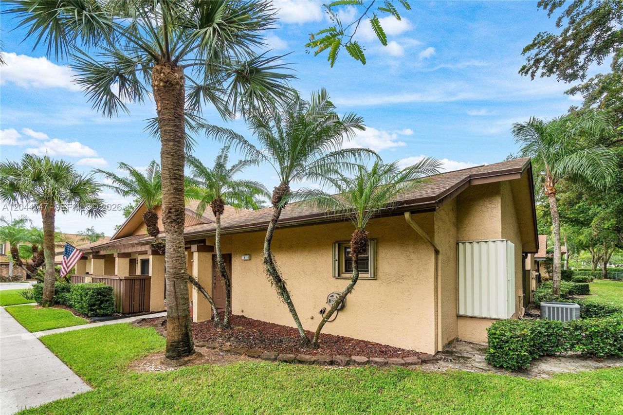 3953 Cocoplum Cir , Unit 3609, Coconut Creek, FL 33063 Photo