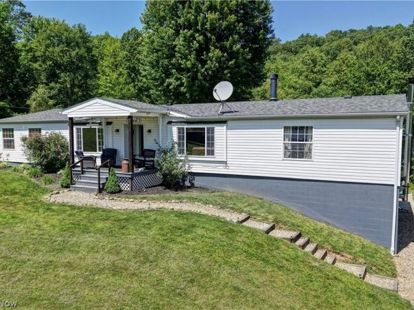 557 Beans Road SE, Sherrodsville, OH 44675