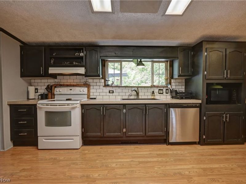557 Beans Road SE, Sherrodsville, OH 44675 Photo 10