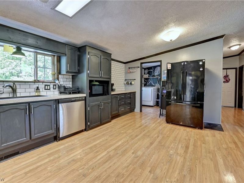 557 Beans Road SE, Sherrodsville, OH 44675 Photo 11