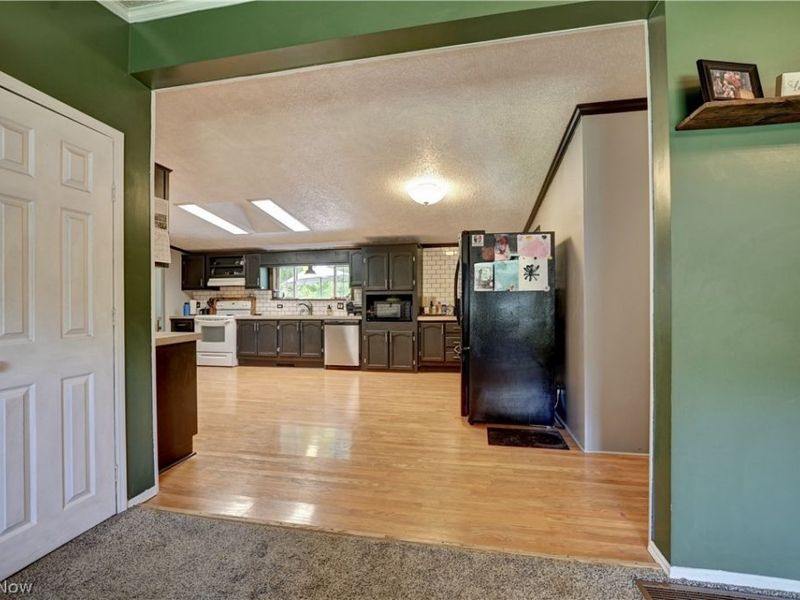 557 Beans Road SE, Sherrodsville, OH 44675 Photo 18