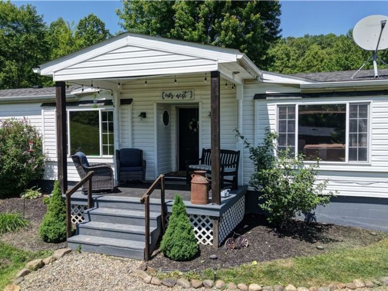 557 Beans Road SE, Sherrodsville, OH 44675 Photo 3