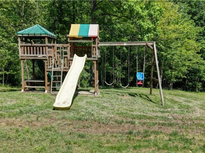 557 Beans Road SE, Sherrodsville, OH 44675 Photo 40