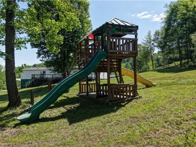 557 Beans Road SE, Sherrodsville, OH 44675 Photo 49