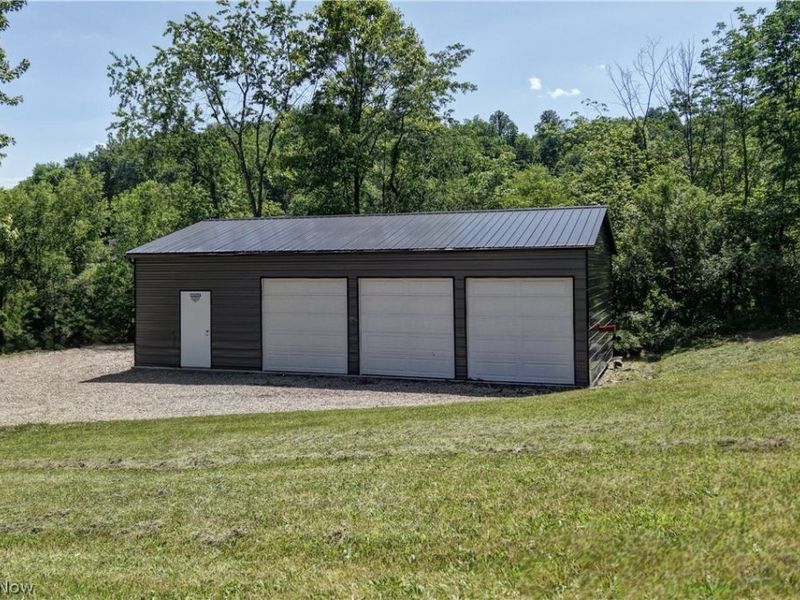 557 Beans Road SE, Sherrodsville, OH 44675 Photo 8