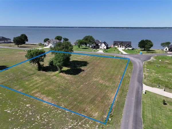 551 Shoreline Drive , Mabank, TX 75143