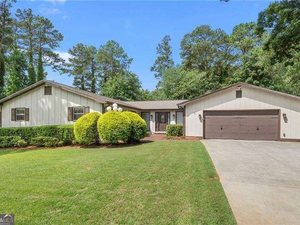 1204 Heritage Hills Circle, Snellville, GA 30078
