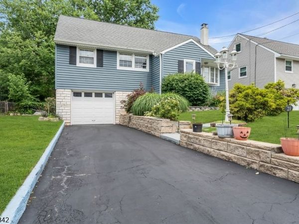 21 Mcguire St, Woodbridge, NJ 08840