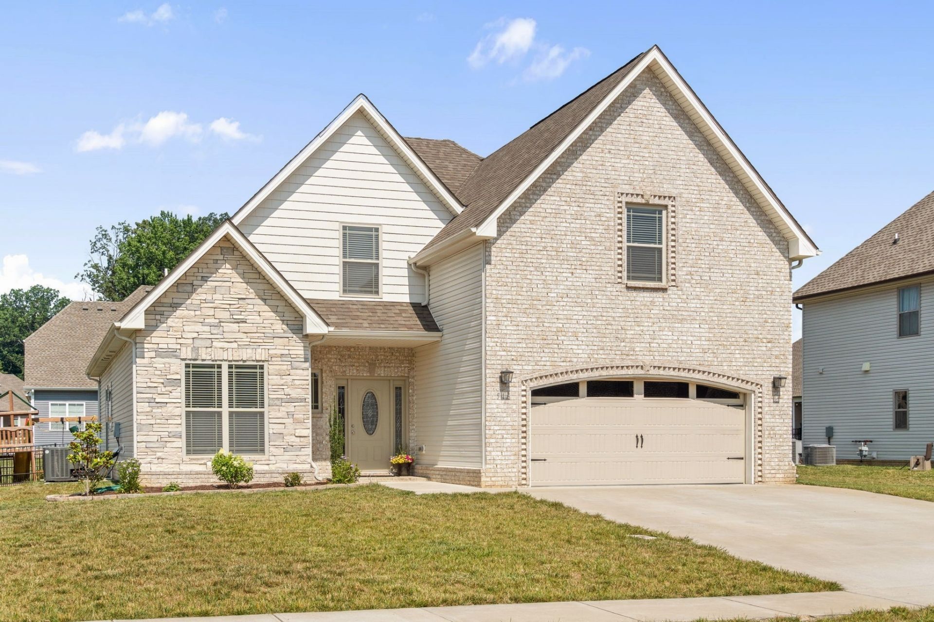 516 Bowden Dr, Clarksville, TN 37043 Main Photo