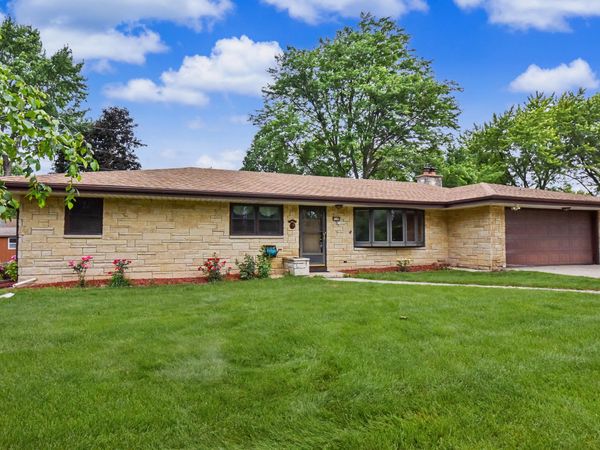 S68W13026 Bristlecone Ln, Muskego, WI 53150